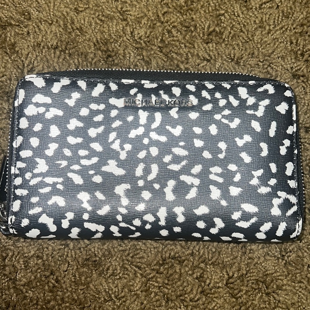 Michael kors wallet